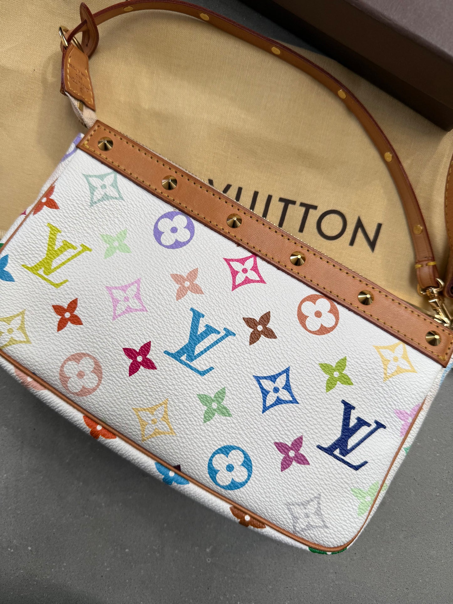 Louis Vuitton x Takashi Murakami Pochette in Multicolour Blanc