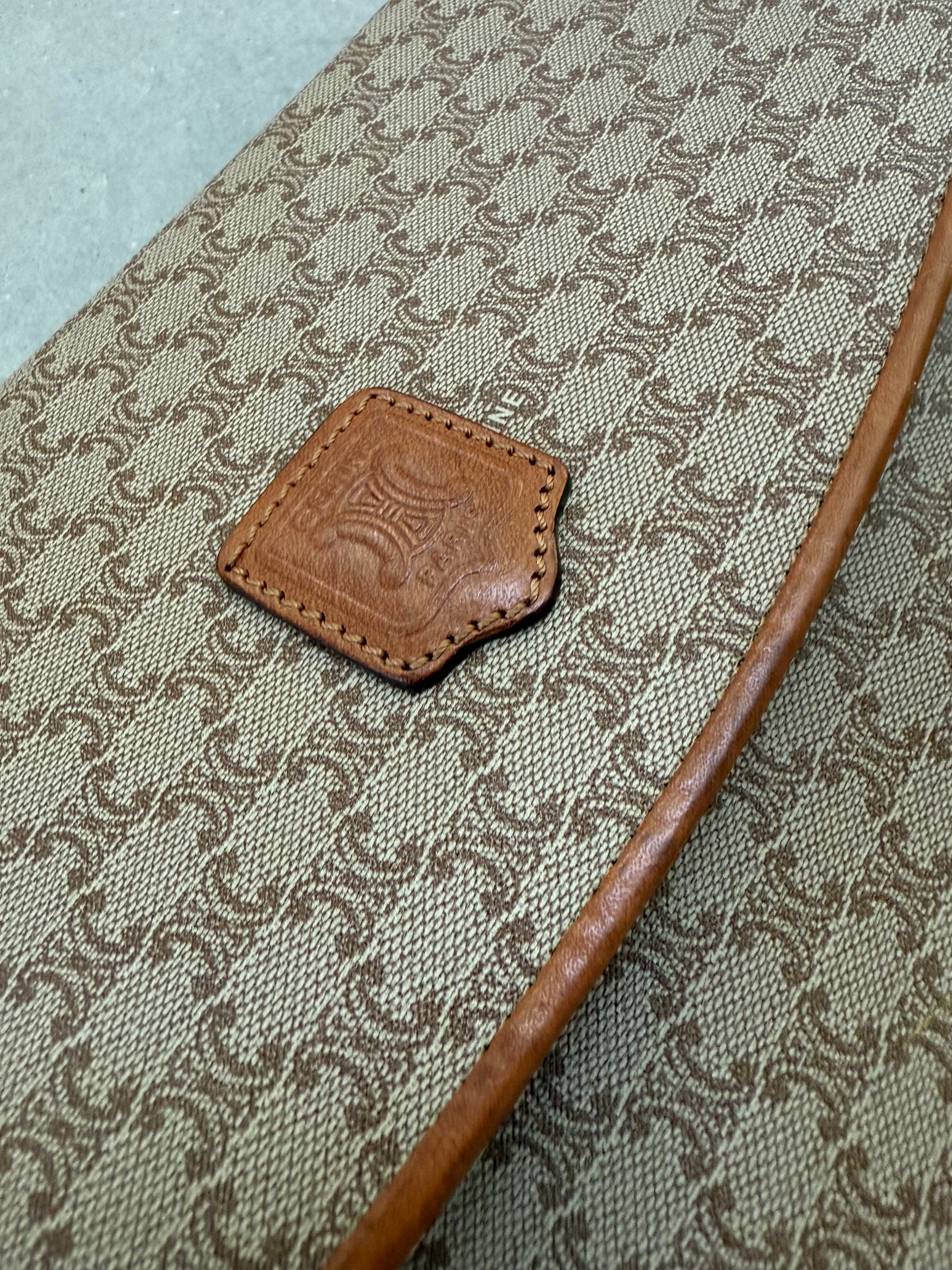 バッグ Celine Macadam Pattern Clutch Bag Beige Céline Beige Macadam Crossbody Bag ○ Labellov ○ Buy and