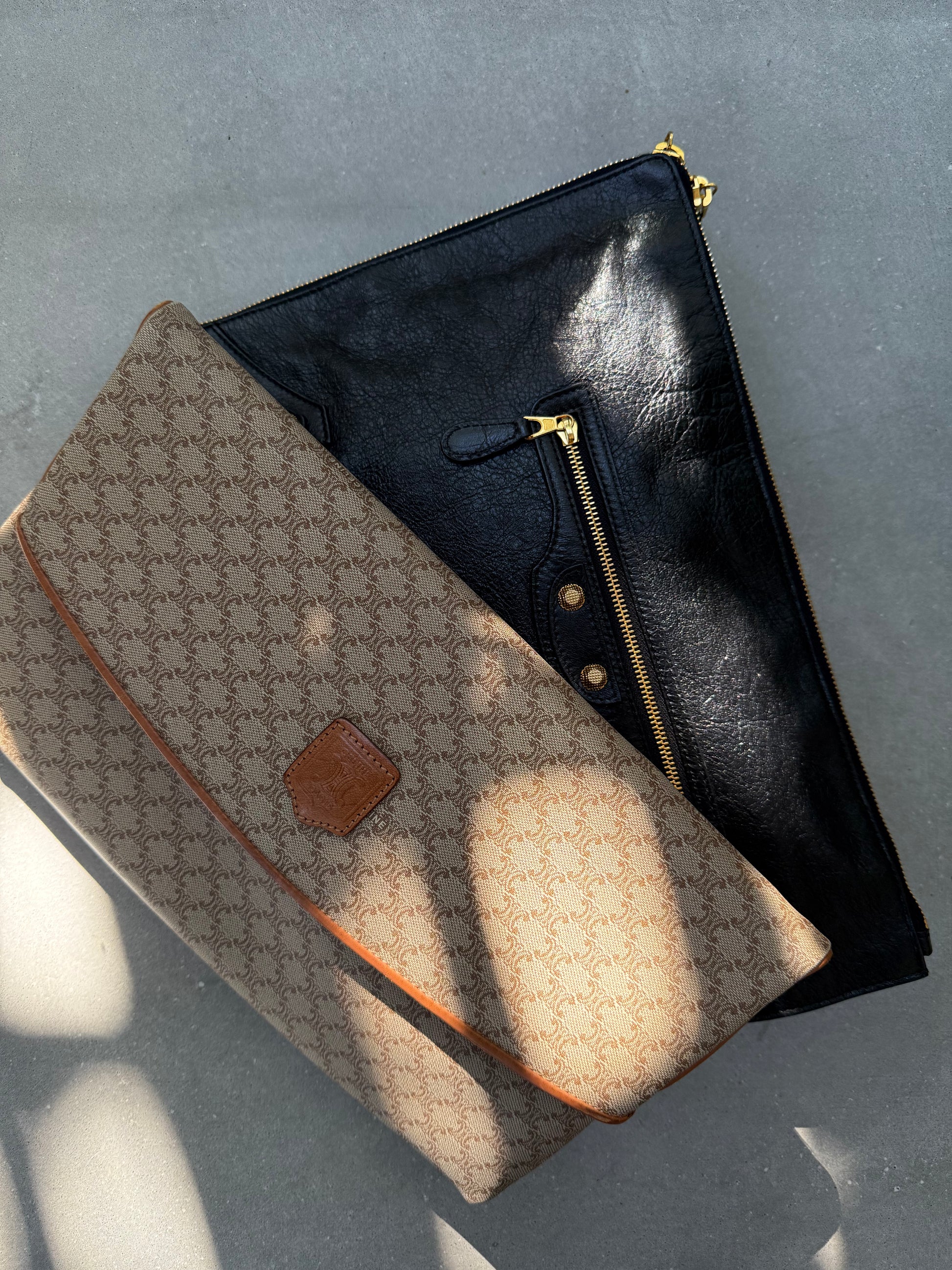 バッグ Celine Macadam Pattern Clutch Bag Beige Céline Beige Macadam Pattern Clutch Bag – La Moda