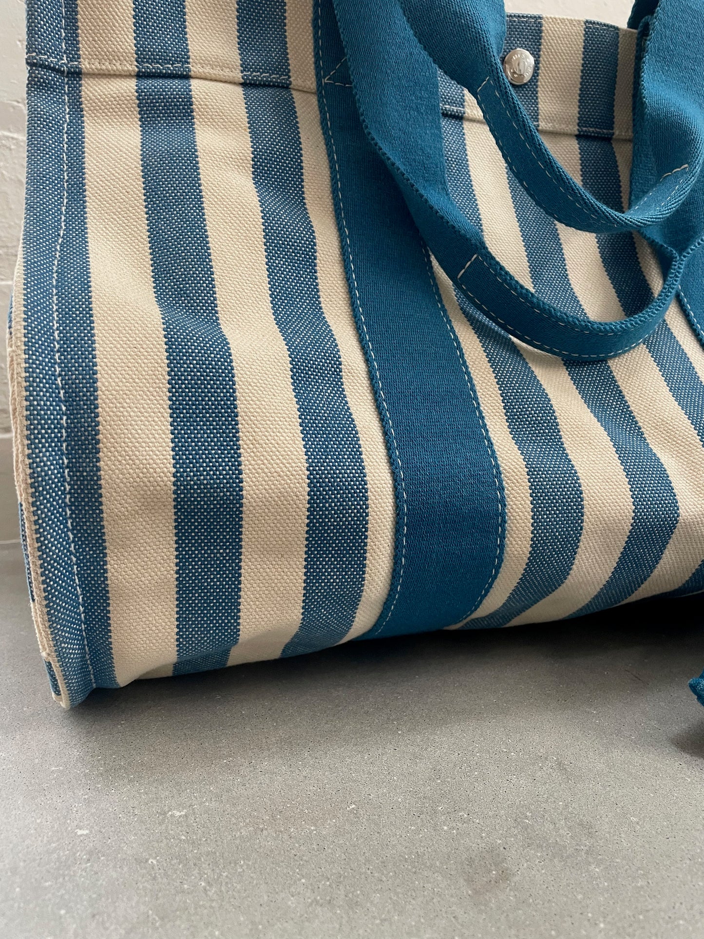 Hermès Stripe Border Cannes MM Tote Bag Blue x White