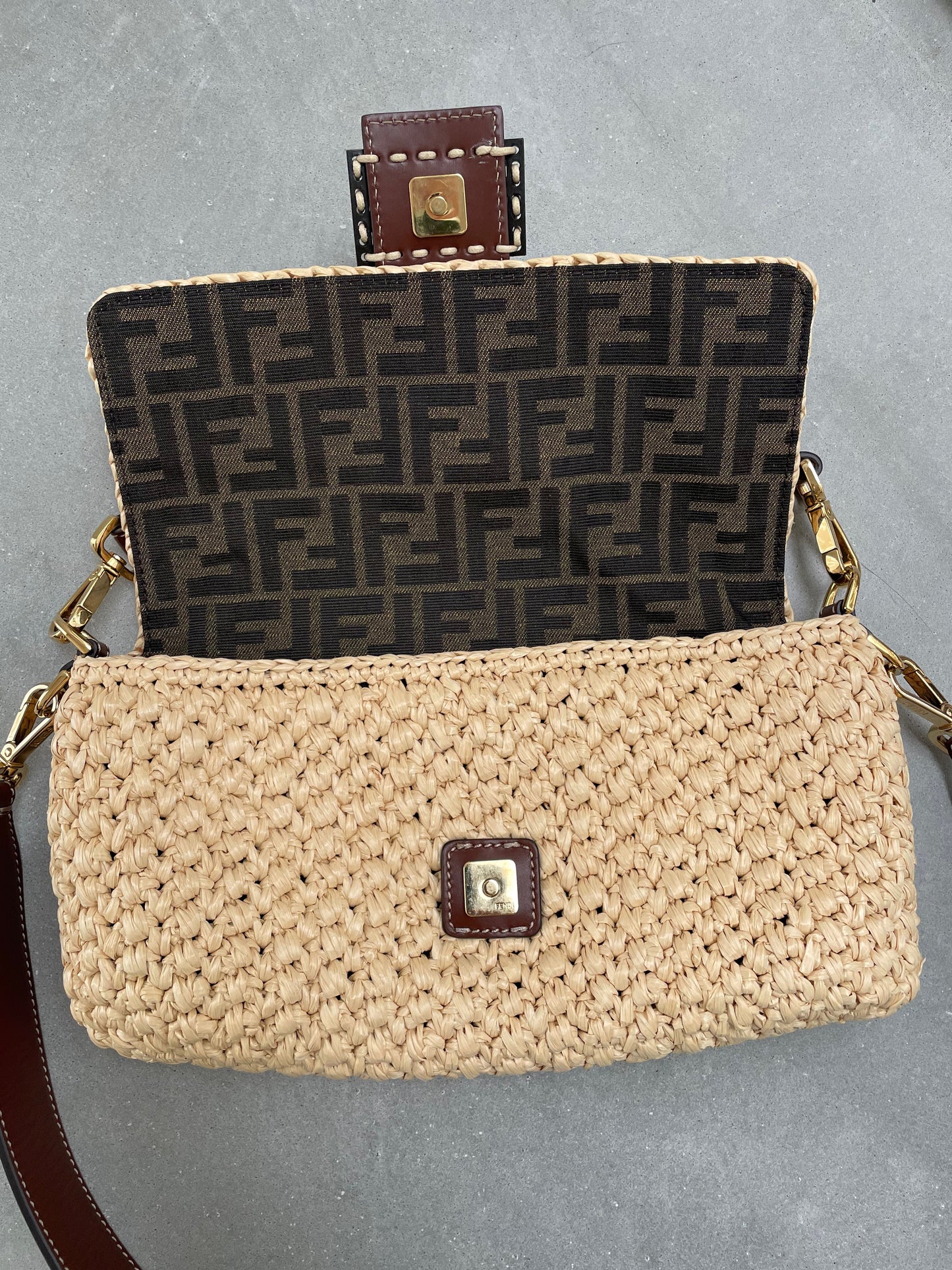 Fendi Straw Vitello King Woven Baguette in Natural Ghianda 2021